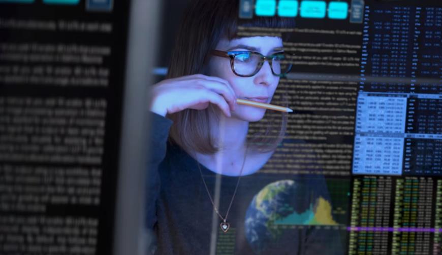 全链路技术中台:软件开发公司如何为企业构建可扩展的数字引擎?